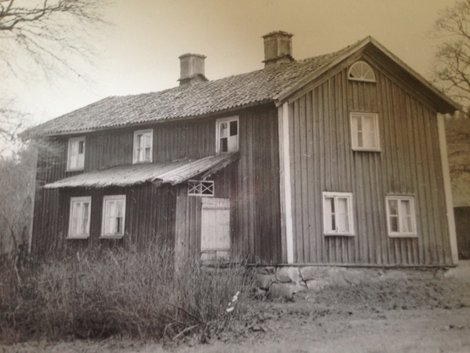 Baksidan gamla huset Kvarnabo